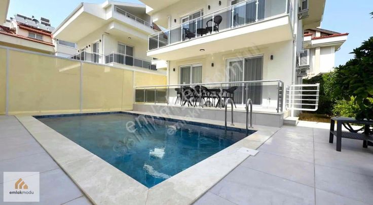 Fethiye Merkezde Kiralık 3+1 Eşyalı Aylık Ödemeli Villa
