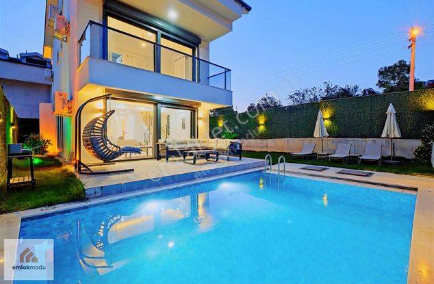 Emlakmodu'ndan Seydikemer Gerişburnu'nda Tripleks Satılık Villa