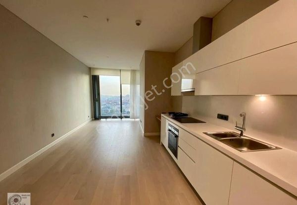 Skyland İstanbul • 1+0 • Yüksek Kat • Temiz – Kiralık