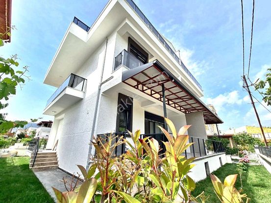 Venüs Gayrimenkul'den Fener Havacılar Arası Denize 50 Mt 4+1 Sıfır Villa