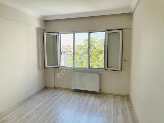 Üçyol Metro Yakını 3+1 Doğalgazlı Arakat Bakımlı Kiralık Daire