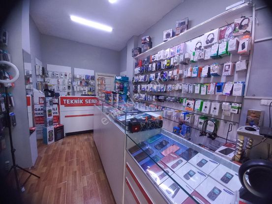 Y Dudullu Mahallesinde Cadde Üzerinde Devren Kiralık Cep Telefoncu Dükkanı