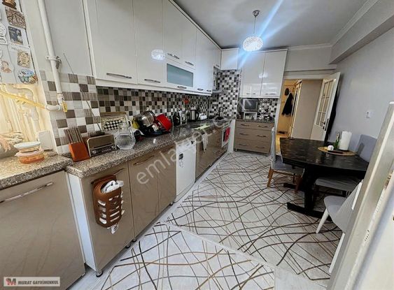 Osmangazi Cd Üzeri Ön Ve Güney Batı Cephe Ful Yapılı Geniş M2