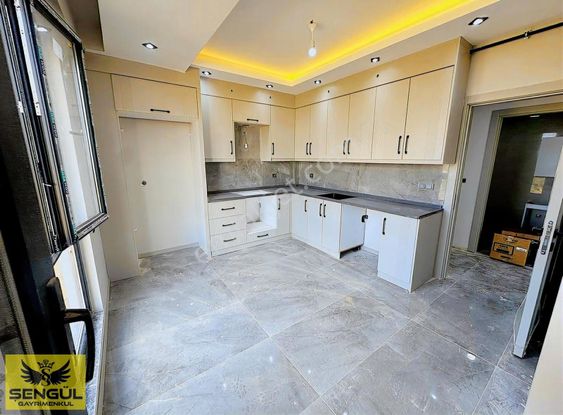 Şengül Gayrimenkul'den Yenişafakta Satılık 3+1 Daireler