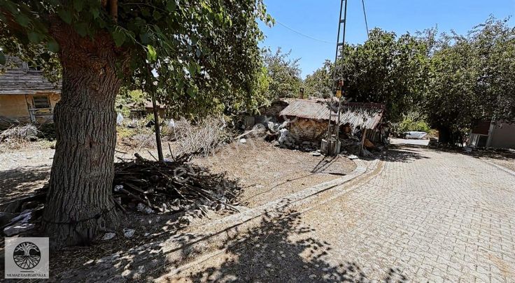 Şile Geredeli Köy Merkezinde Yola Cephe Arsa