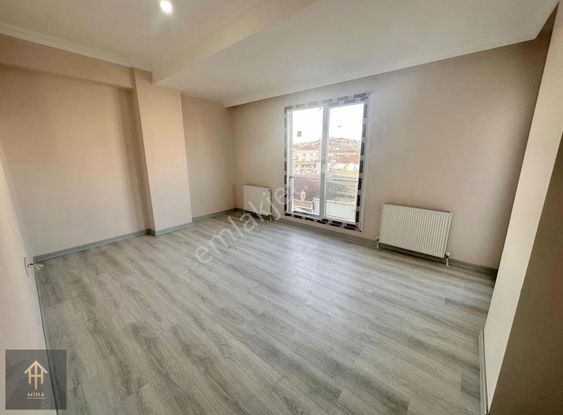 Metrobüse 2 Dk Mesafede Sıfır Ön Cephe 2+1 Daire