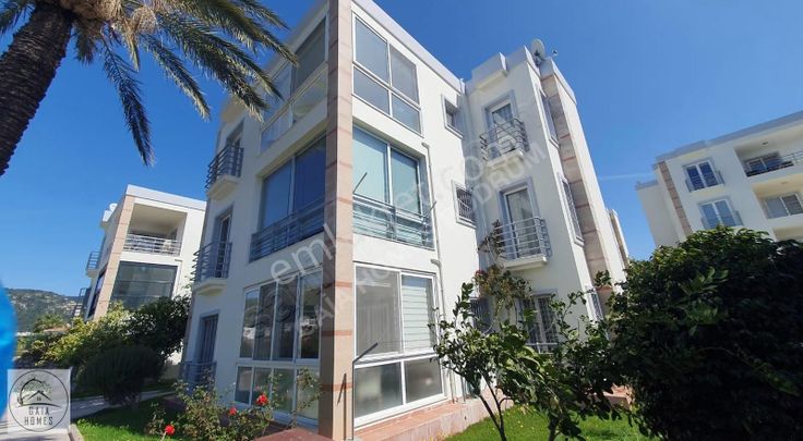 Bodrum Satılık Konacık Havuzlu Sitede Eşyalı 2+1 Üst Kat Daire