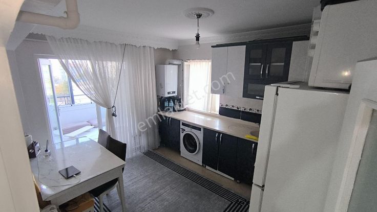 Yılmaz Gayrimenkulden Ful Yapılı Ebeveyn Banyolu Kacırılmayacak 3+1 Fırsat Dairesi