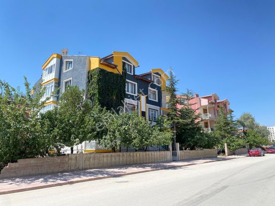 Hocacihanda Geniş Metrekareli, 3 Cepheli Site İçi 3+1 Daire!