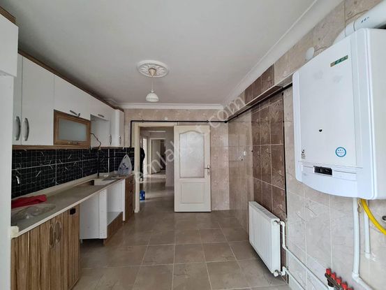 Yükseltepe'de Yeni Binada Asansörlü Cam Balkonlu 3+1 Kiralık