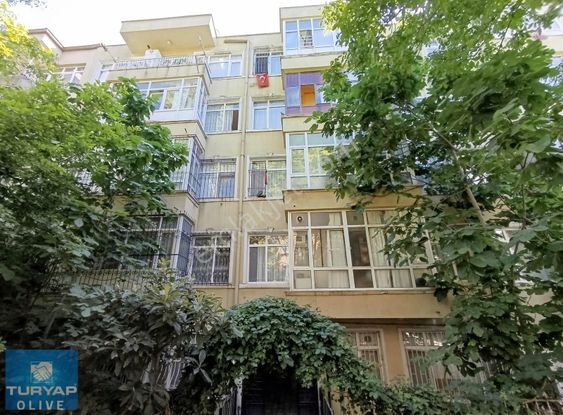 Fatih İskenderpaşa'da Satılık 3+1 Daire 1322 M2 Arsa Alanı Site