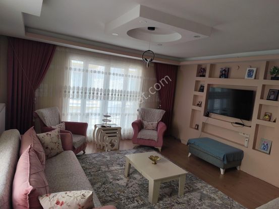 Ataparkta Cadde Yakını 3+1 Asansörlü Daire