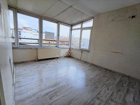 Bakırköy Osmaniye'de 2+1 65 M2 25.000 Tl Kiracılı 4. Kat