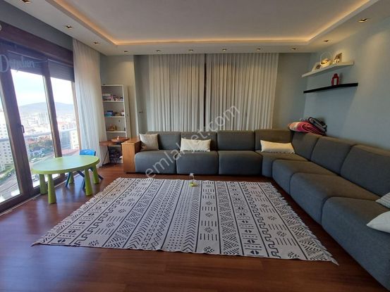 Mertcan Dan Yakacık Meydana Yürüme Arakat 3+1 İskanlı Lüks Daire