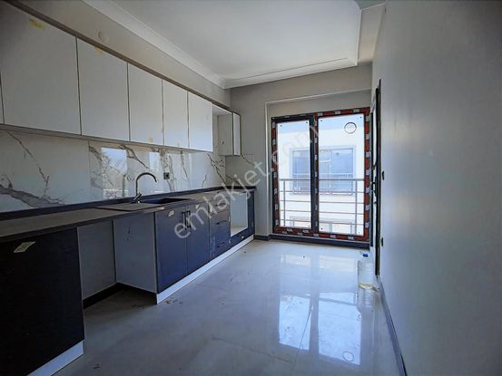 Sancak Emlaktan Gomecte Kapali Mutfak 2+1 Daire