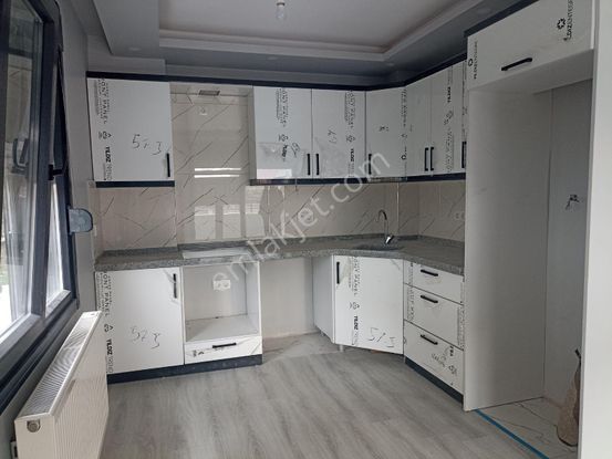 Ayvalık, Altınova'da 2+1 Satılık Bahçe Kullanımlı Sıfır Daire