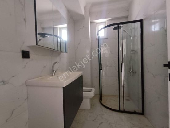 Sancak Emlaktan Kemalpaşada 1+1 Sifir Daire