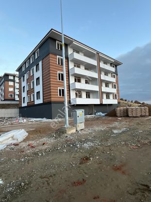 3+1 İçi Yapılı Ara Katta Sıfır Daire İsteyenlere *** Burcu Emlak