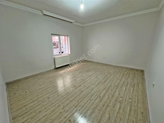 Dikimevi Metro'ya 2 Dk Mesafede Full Yapılı 2+1 Kiralık Daire