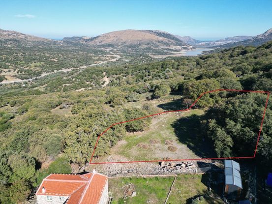 İmroz Emlak'tan Pigadya Mevkii'de Resmi Yolu Olan Tarla