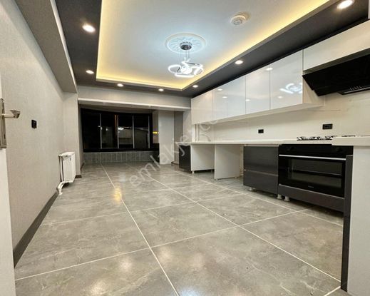 (1132) Keçiören Bağlum Bulvarında Cadde Üzerinde Asansörlü Binada 3+1 Satılık Full Yapılı Daire