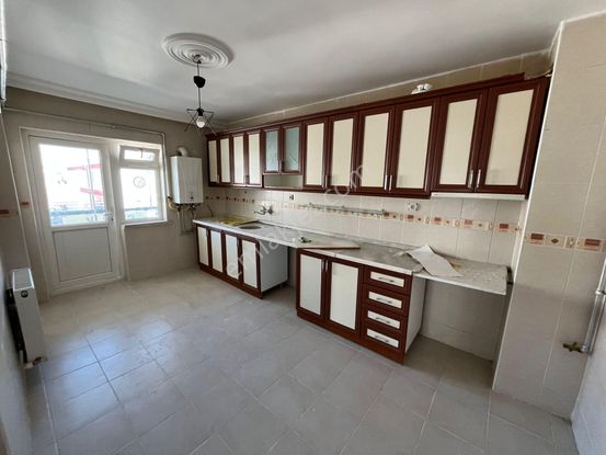 (1139) Keçiören Bağlumda Cadde Yakını 3.katta Satılık Boş Daire!!!