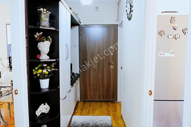 Karşıyaka Girne Caddesi 3+1 Satılık Daire