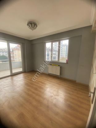 Kiralık 2+1 Daire 3.kat Karamanlı Mah.16.500 Tl.