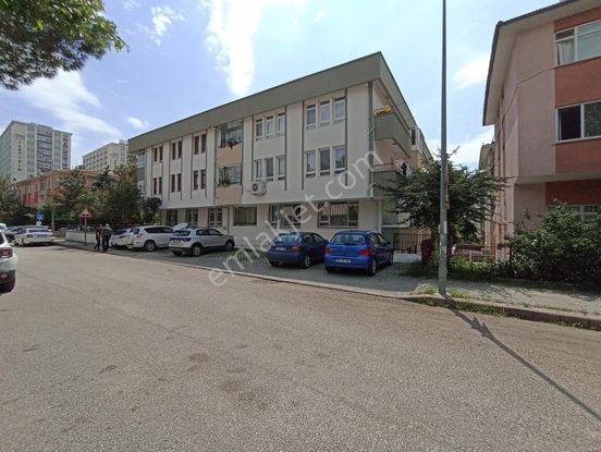 Emniyet Mah. Hbv Üniversitesine 150 Metre, Bahçe Katı,3+1 Daire