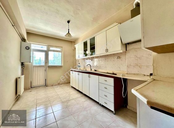 Burak'tan Site İçi, Asansörlü E.banyolu, 135m2 Ara Kat 3+1 Güney