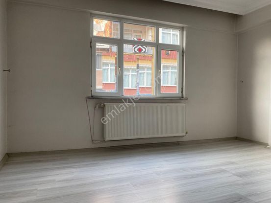 Avrupa Emlaktan Menderes Mh 115m²3+1 3.kat,metroya 5-10 Dk,25 Yıllı,kkiralık Daire-sabit Gelirlilere