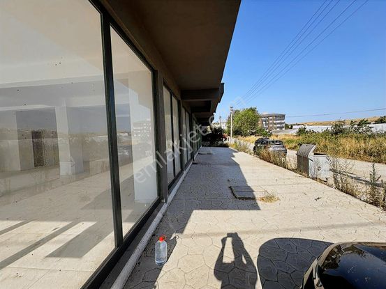 Çiftlikköy Kelebek Çayırında 350 M2 Dükkan