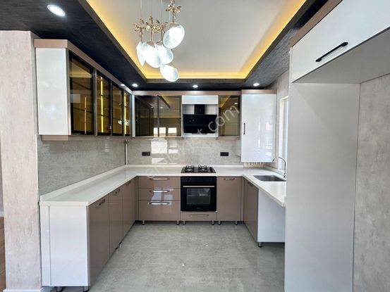 Taner'den Sinan Caddesinde Yıldız Köprü Yanı 3+1 Çift Yolu Süper Lüks