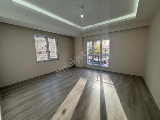 Kartal Yunus'ta Sıfır İçi Boş Şahane Geniş Satılık 3+1 Daire