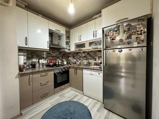 Esenyalı'da Kiralık Doğalgazlı Arakat Çok Ferah 3+1 Kilerl Daire