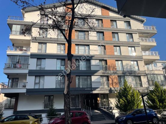 Kapalı Açık Otoparklı 3 Yıllık Bina