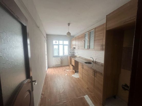 İnönü Mahallesi • Ara Kat 3+1 • 140 M² Geniş Kiralık Daire • Okula & Ulaşıma Yakın