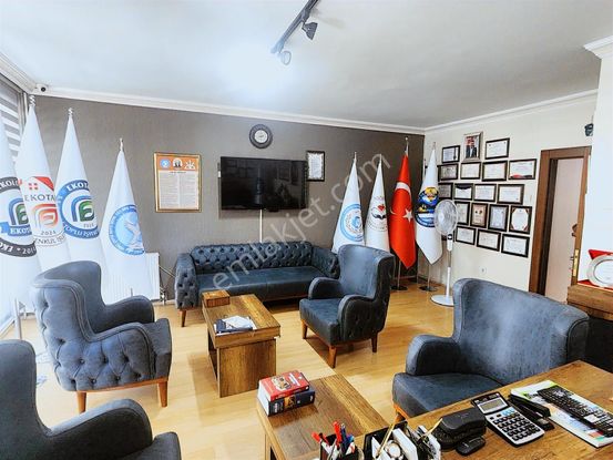 Gmk Bulvarı 1.kat Ön Cephe Geniş Teras Kullanımlı Satılık Konut