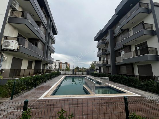 Göksu 'da 2+1 Yüzme Havuzlu Ayrı Mutfaklı Ebeveyn Banyolu Lüks Daire