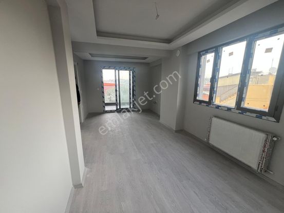 Buca Çamlık Mahde 2+1 85m2 D.gazlı Arakat Ayrı Mutfak Asansörlü Daire