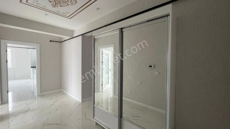 Merkezi Lokasyonlu Şık Ve Muhteşem Tasarımlı 4+1 Satılık Daire