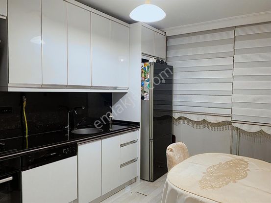 Aydın Mahallesinde Satılık 3+1 Full Yenilenmiş Daire