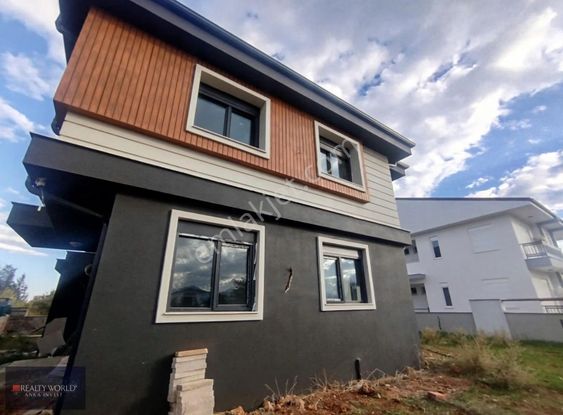 Döşemealtı-altınkale Muhteşem Konum Fırsat Fiyat Villa!!