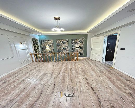 Metrobüse Yakın Masrafsız Bahçe Kullanımlı 2+1 Dubleks Daire