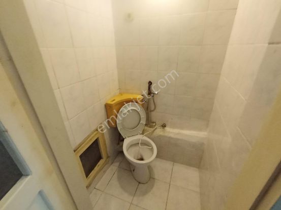 Karabağlar Selvili Mh Eserkent'te Otomatik Kepenk Dükkan Kiralık