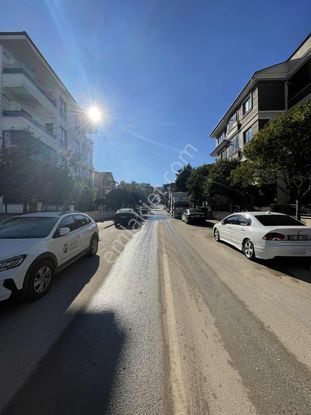 Yalova Çiftlikköy M.akif'de Kiralık Depolu 300 M2 Dükkan