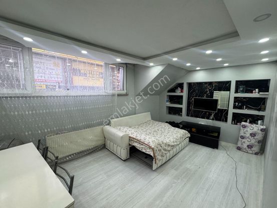 Turyap' Tan Fatih Sümbül Efendi' De Cadde Üzeri Temiz 2+1 Satılık Daire