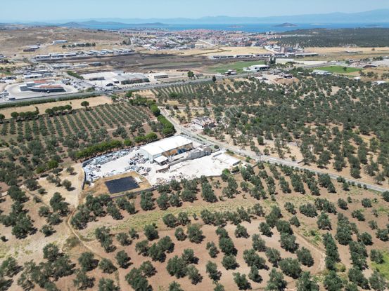 Ayvalık Mutluköy Yolu Üzerinde Satılık Zeytin İşleme Tesisi