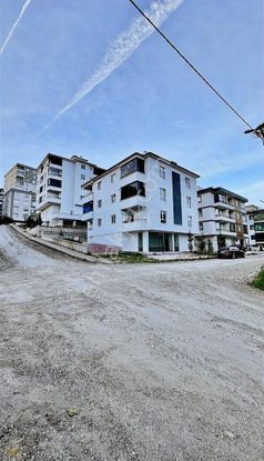 1+1 Fiyatına Aydınlık Caddesine 2.bina Altı Köşe Parsel Dükkan