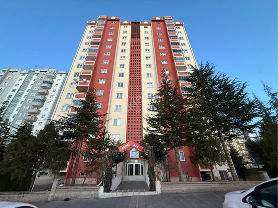 Serkentte Cadde Üstü Satılık Arakat Daire